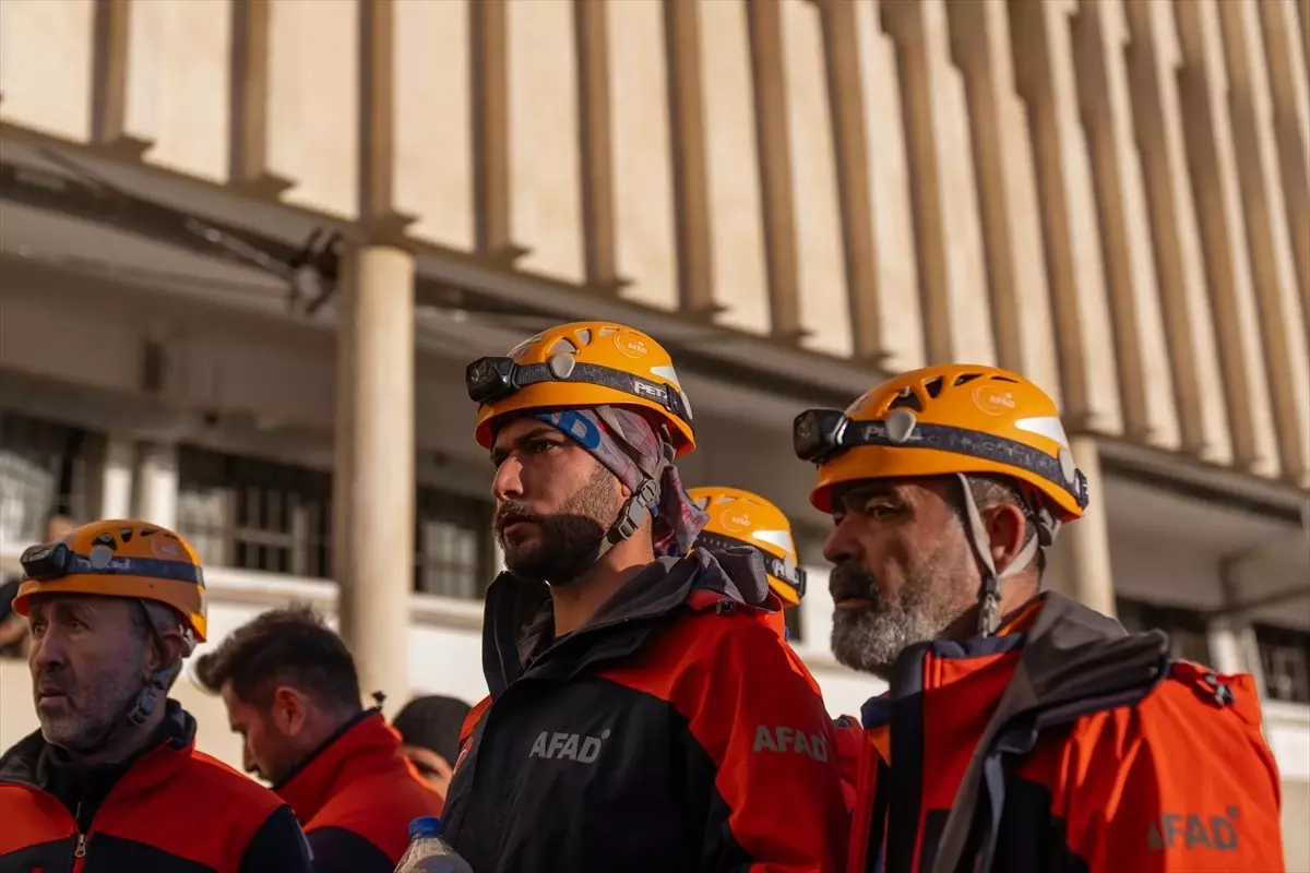 AFAD, Sednaya Hapishanesi’nde Kurtarma Çalışmalarına Başladı