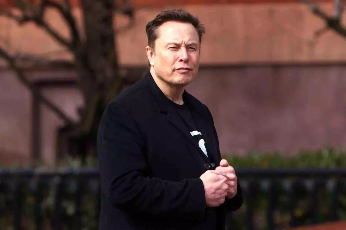 Musk’tan Sikorski’ye Cevap: Sessiz Ol, Küçük Adam